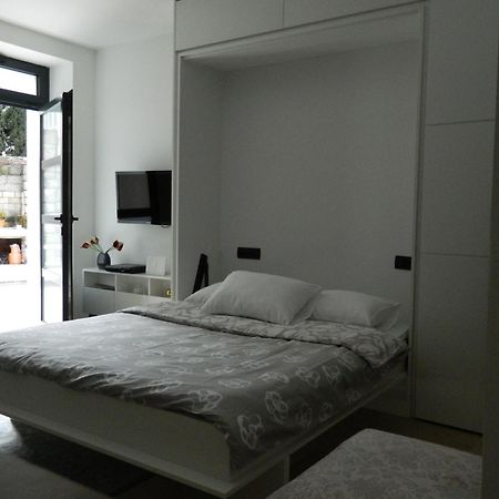 Rose Downtown Apartment Podgorica Exterior photo